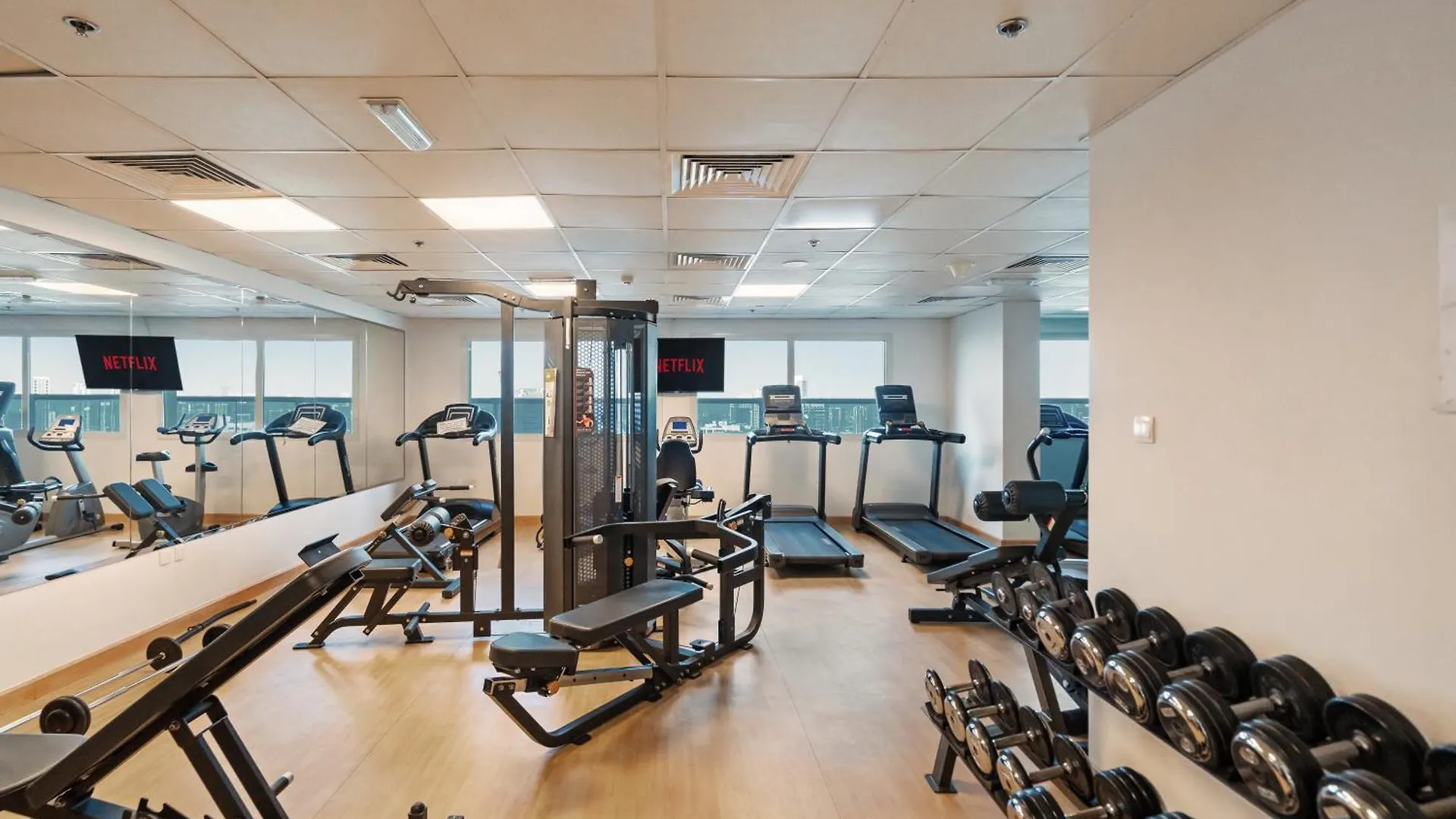 Studio Aura At Dubai Sports City Apartment