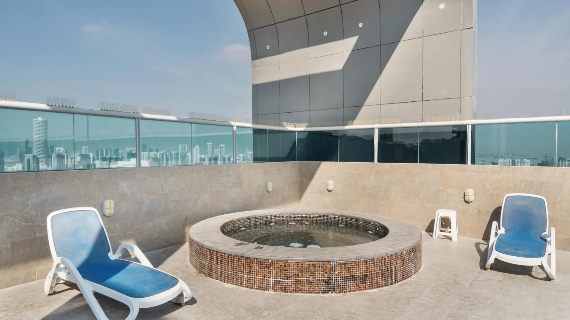 Studio Aura At Dubai Sports City 0*,