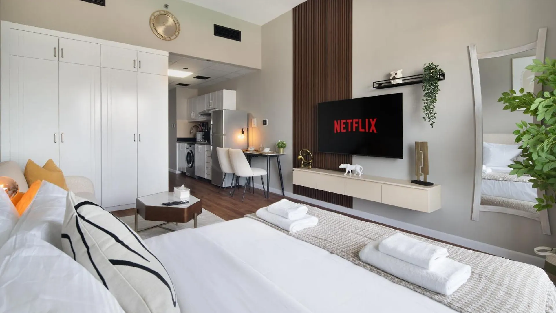 Apartment Studio Aura At Dubai Sports City