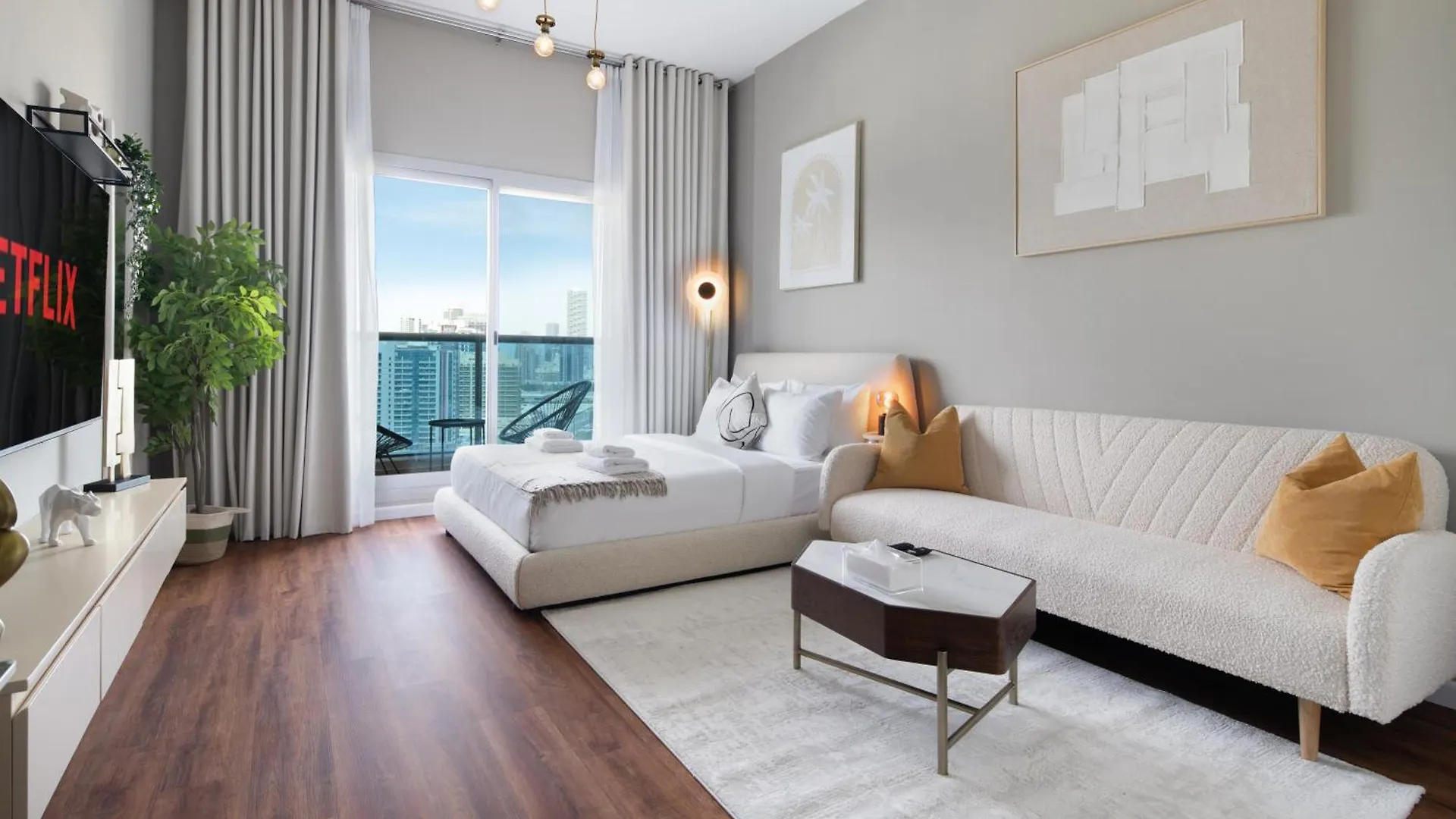 Studio Aura At Dubai Sports City 0*,